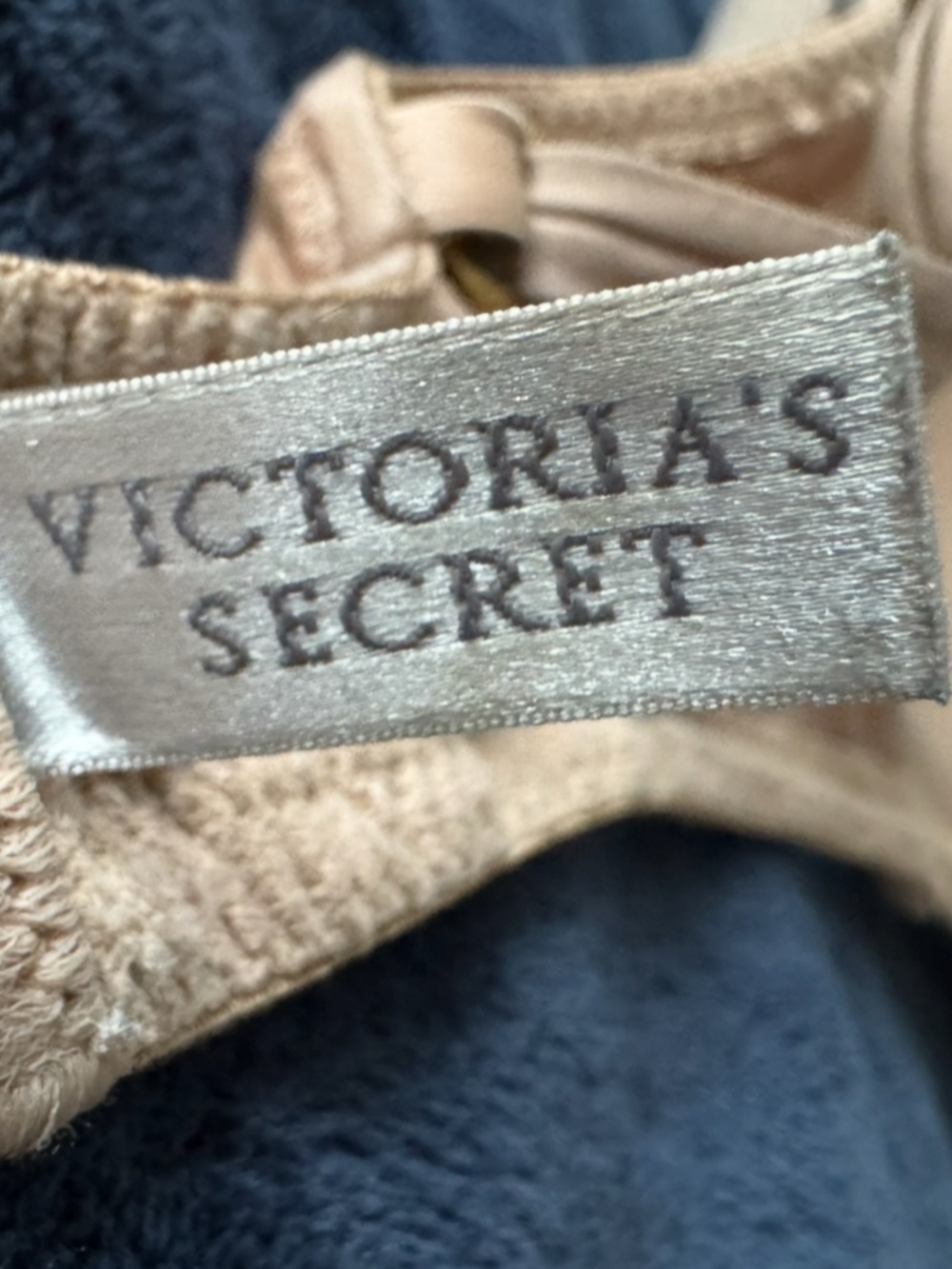 Victoria's Secret Beige Strapless T-Shirt Bra. Size: 34DD - Picture 5 of 5